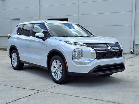 New 2026 Mitsubishi Outlander ES FWD image 5
