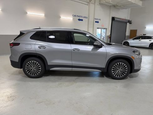 New 2026 Volkswagen Tiguan S FWD image 10