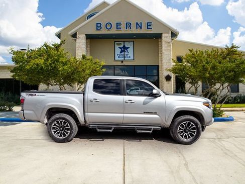 Used 2023 Toyota Tacoma TRD Sport w/ Technology Package RWD image 6