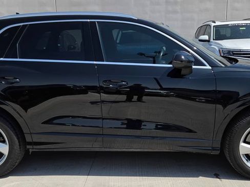 Used 2019 Audi Q3 2.0T Premium w/ Convenience Package AWD/4WD image 5