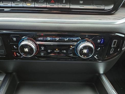 New 2026 GMC Sierra 1500 SLT w/ SLT Premium Package image 25