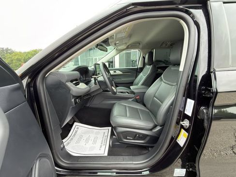 Used 2025 Ford Explorer Active w/ Active Comfort Package AWD/4WD image 22