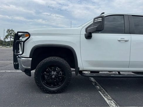 Used 2020 Chevrolet Silverado 2500 LT w/ Texas Edition AWD/4WD image 10