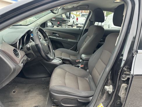Used 2015 Chevrolet Cruze LT image 11