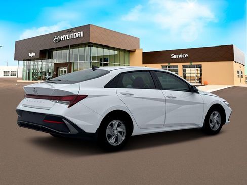 New 2026 Hyundai Elantra SE FWD image 8