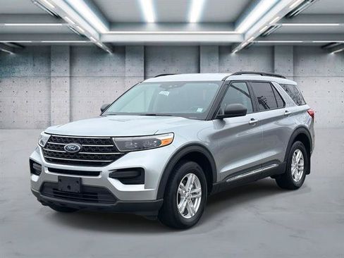 Used 2023 Ford Explorer XLT AWD/4WD image 23
