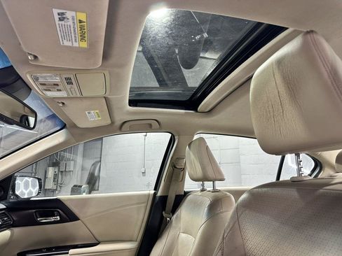 Used 2015 Honda Accord Touring image 25