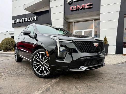 Used 2024 Cadillac XT4 Sport image 3