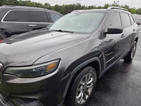 Used 2019 Jeep Cherokee Latitude Plus FWD image 4