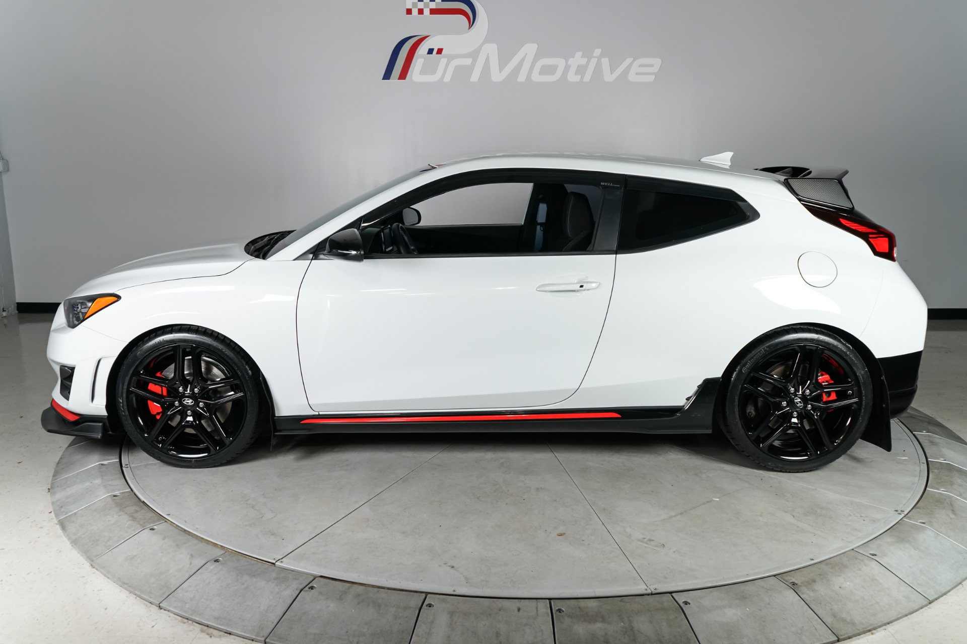 Used 2020 Hyundai Veloster N w/ Performance Package FWD image 4