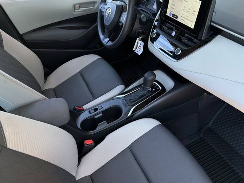 Used 2025 Toyota Corolla LE FWD image 17
