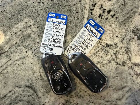 Used 2019 Buick Enclave Essence FWD image 12