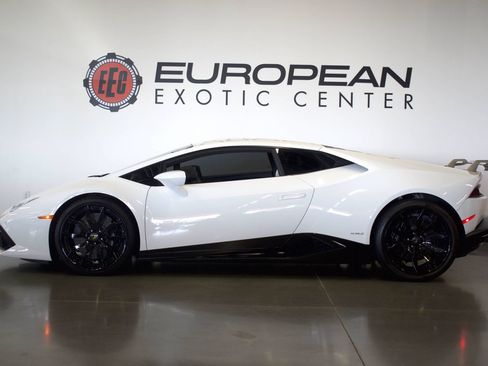 Used 2015 Lamborghini Huracan LP 610-4 AWD/4WD image 2