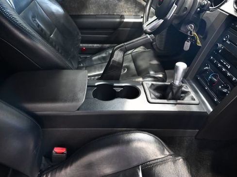 Used 2005 Ford Mustang GT Premium RWD image 18