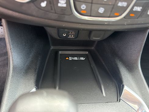 Certified 2022 Chevrolet Traverse RS w/ LPO, Floor Liner Package AWD/4WD image 21