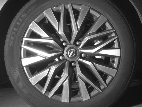 Used 2025 Nissan Altima 2.5 SV FWD image 13