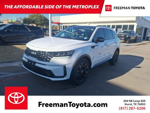 Used 2022 Kia Sorento SX image 1