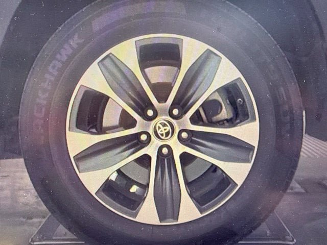 Used 2021 Toyota Highlander XLE FWD image 10