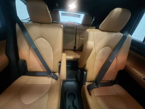 Used 2023 Toyota Highlander Platinum image 37