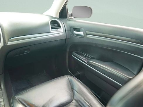 Used 2021 Chrysler 300 Touring L image 35