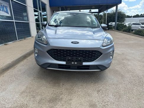 Used 2022 Ford Escape SEL w/ Technology Package FWD image 3