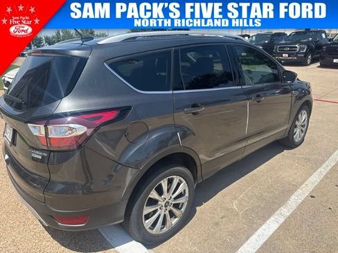 Used 2017 Ford Escape Titanium FWD image 4