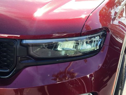 Used 2024 Jeep Grand Cherokee Limited w/ Black Appearance Package image 25