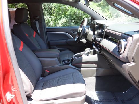 Used 2024 Chevrolet Colorado Z71 w/ Advanced Trailering Package AWD/4WD image 23