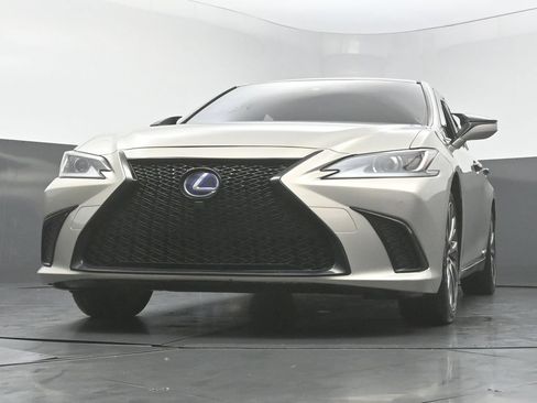 Used 2019 Lexus ES 300h w/ Premium Package FWD image 44