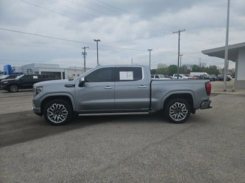 Used 2024 GMC Sierra 1500 Denali Ultimate AWD/4WD image 9