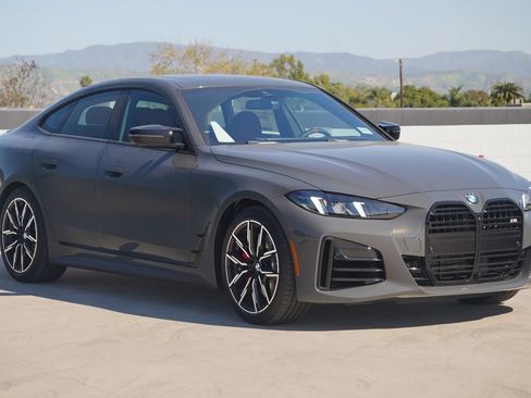 Used 2026 BMW M440i w/ Premium Package RWD image 3