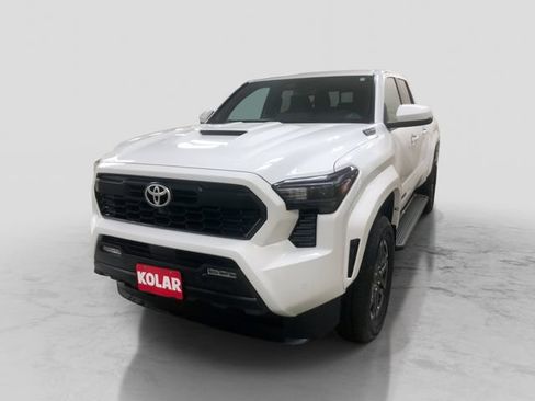 Certified 2025 Toyota Tacoma TRD Sport w/ TRD Sport Upgrade Package AWD/4WD image 1