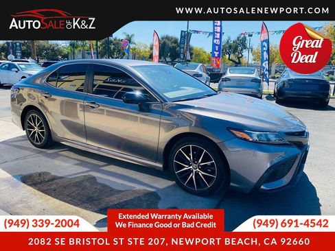 Used 2018 Toyota Camry SE FWD image 15