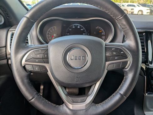 Used 2019 Jeep Grand Cherokee Altitude AWD/4WD image 14