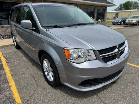 Used 2016 Dodge Grand Caravan SXT image 1