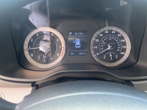 Used 2022 Hyundai Venue SEL FWD image 20