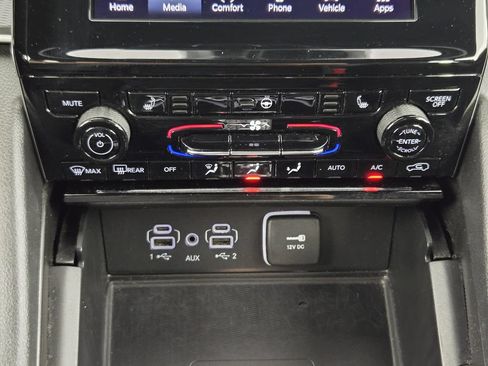 Used 2024 Jeep Grand Cherokee L Laredo AWD/4WD image 19