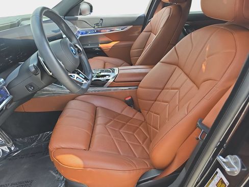 Used 2025 BMW i7 eDrive50 w/ M Sport Package RWD image 19