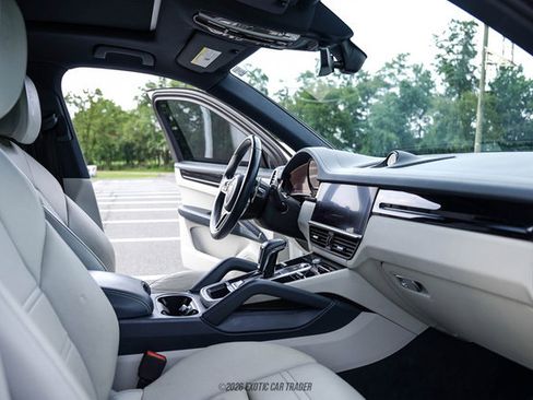 Used 2020 Porsche Cayenne AWD/4WD image 43