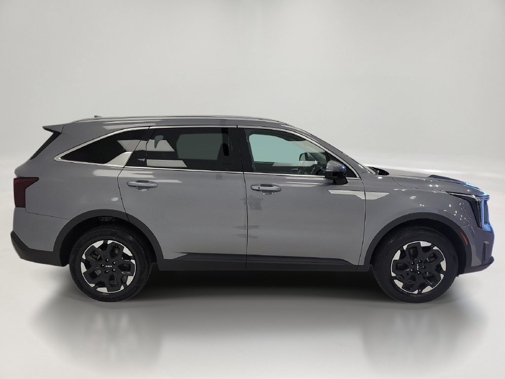 Used 2024 Kia Sorento S AWD/4WD image 4
