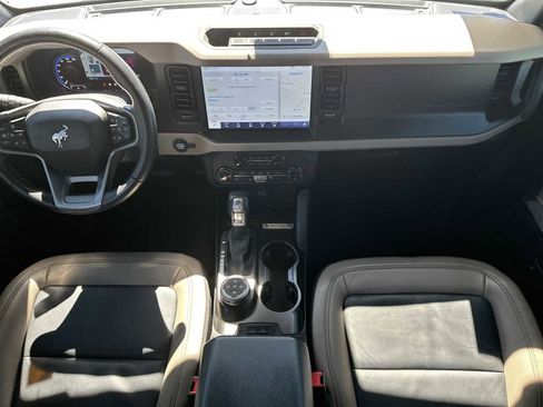 Used 2022 Ford Bronco Wildtrak image 16