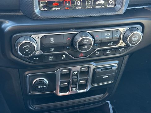 Used 2020 Jeep Gladiator Overland image 22