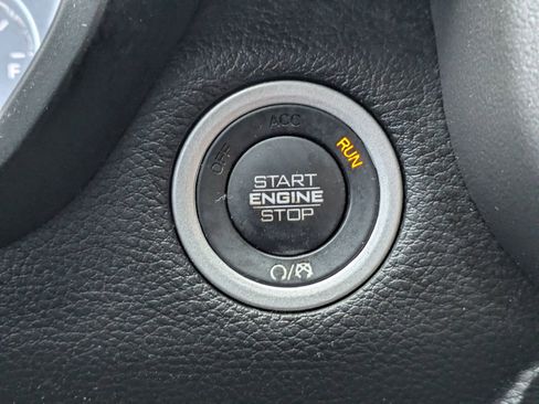 Used 2022 RAM 1500 Laramie AWD/4WD image 24