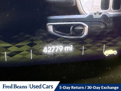 Used 2022 Jeep Wrangler Unlimited Sahara w/ Cold Weather Group AWD/4WD image 14