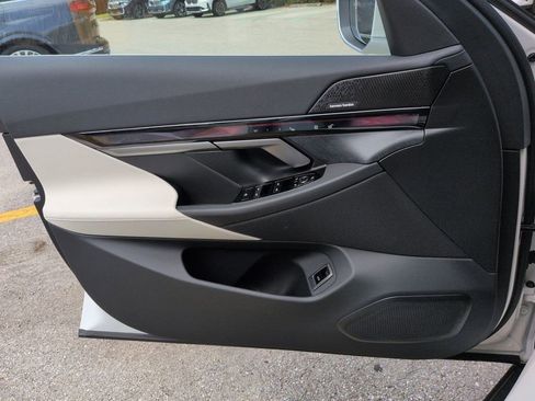 New 2026 BMW i5 eDrive40 image 31