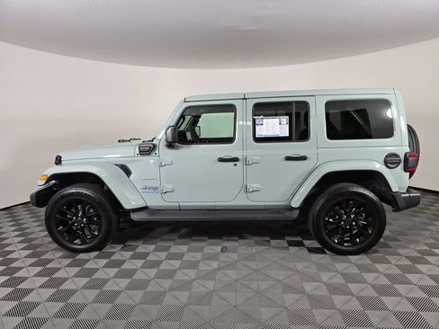 Used 2024 Jeep Wrangler Unlimited Sahara w/ Technology Group AWD/4WD image 6
