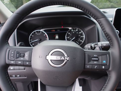 Used 2026 Nissan Rogue SV AWD/4WD image 19