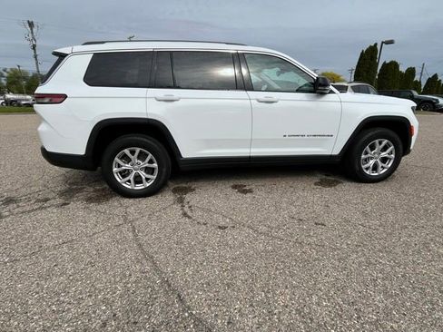 Used 2022 Jeep Grand Cherokee L Limited AWD/4WD image 6