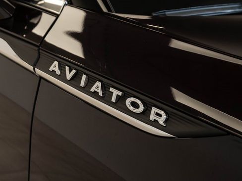Used 2023 Lincoln Aviator Reserve w/ Equipment Group 201A image 8