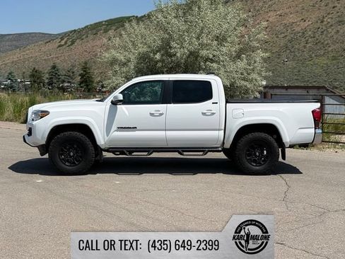 Used 2021 Toyota Tacoma SR5 AWD/4WD image 2